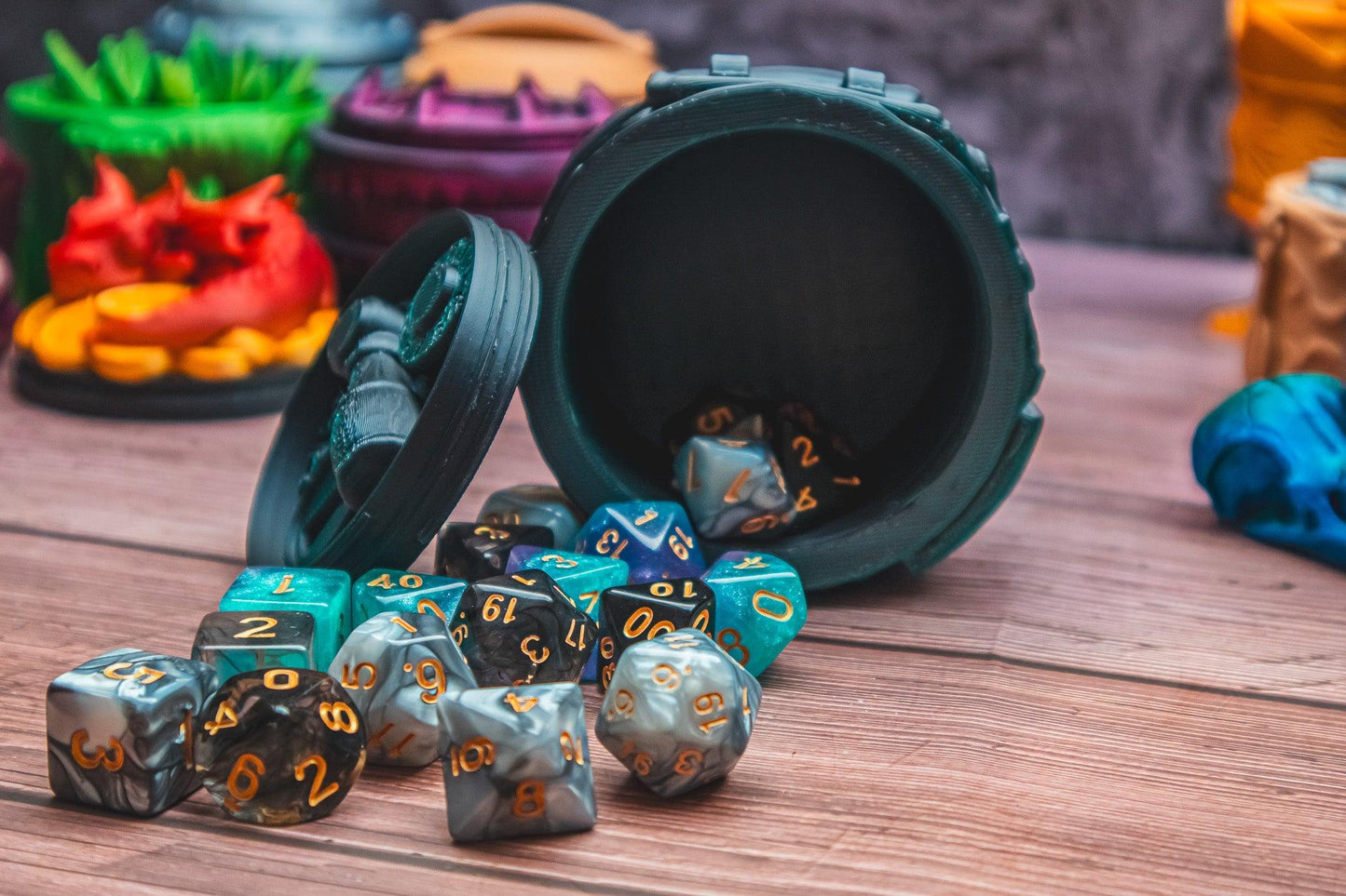 Rogue dice box