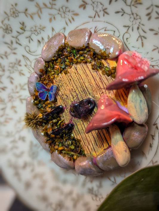 Hobbit door on plate