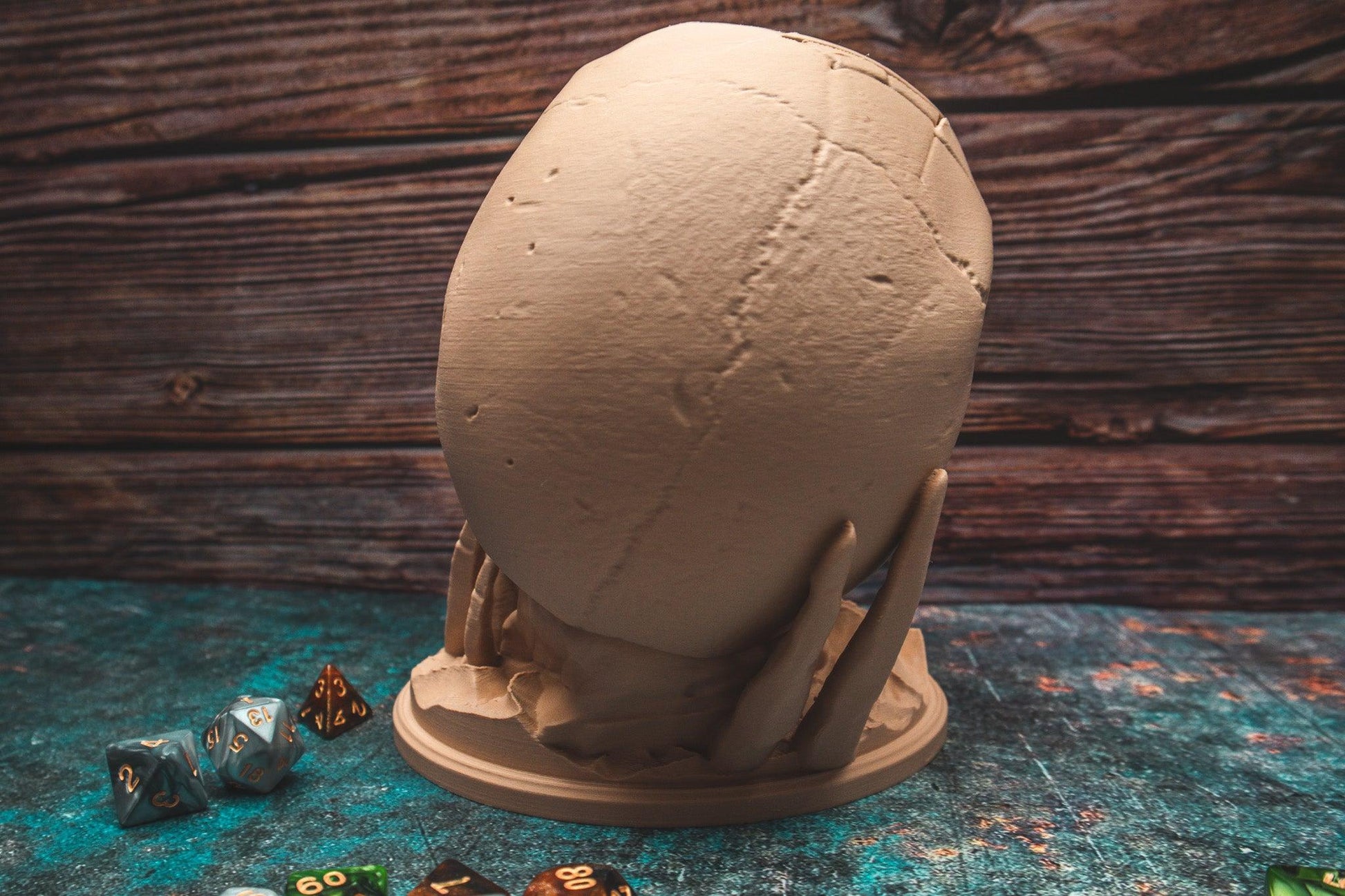 Deserts Kiss Skull Dice Tower - The Flaming Feather & Flaming Filament