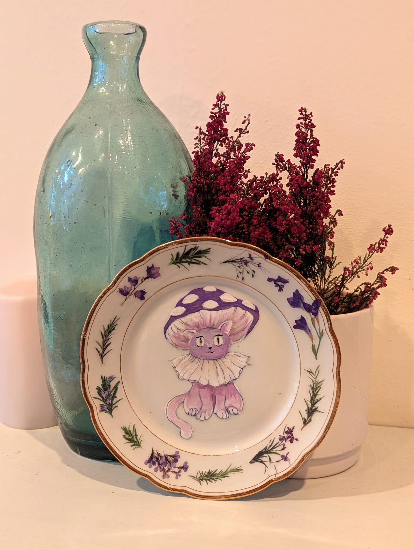 Plate with mythical mushroom cat