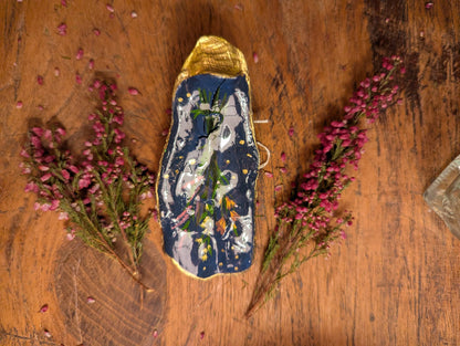 Dried flowers oyster shell