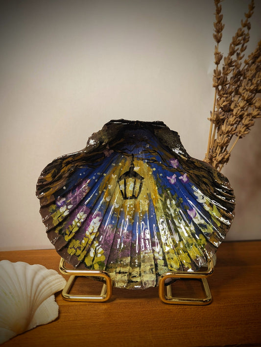 A forest lantern shell