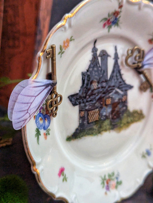 Cute decorative plate.