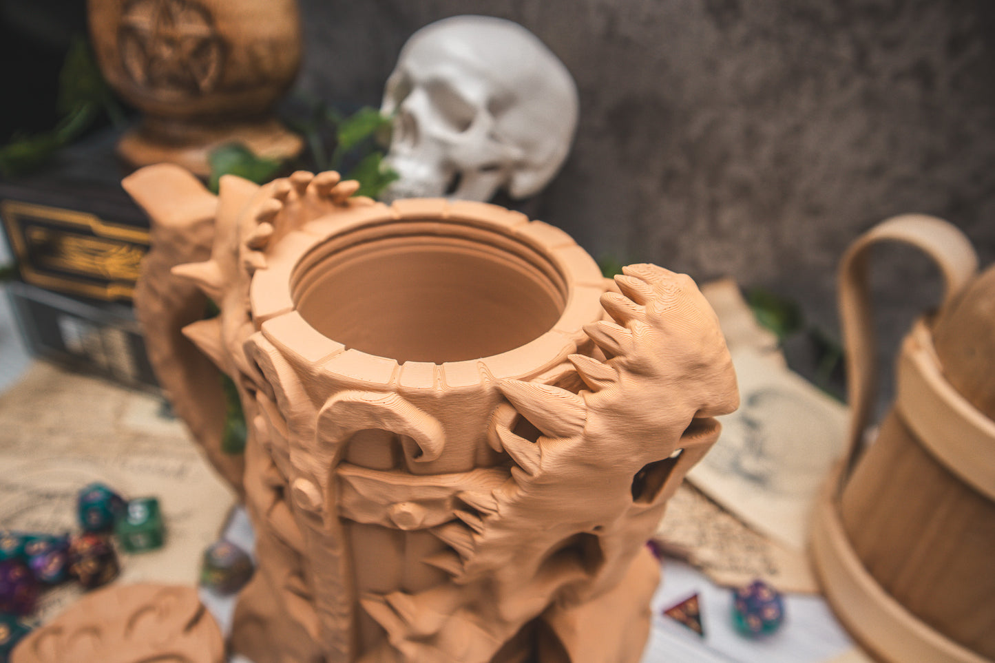 Dragon Skull Dice Mug + Dice tower