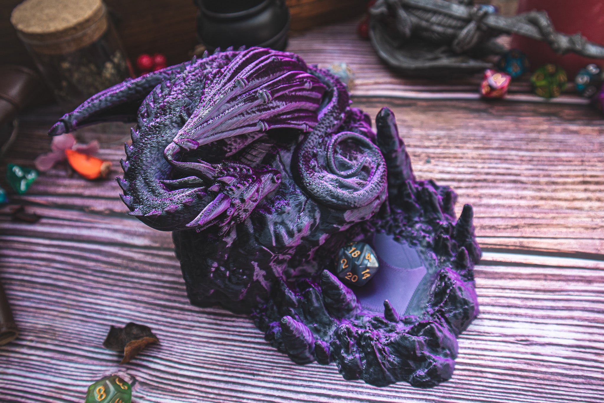 Dragon’s Hoard Dice Tower – The Flaming Feather & Flaming Filament