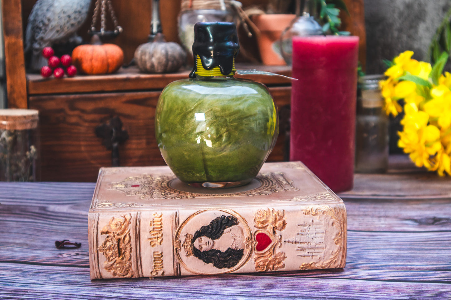 SELF STIRRING Poisoned apple - Storybook potion