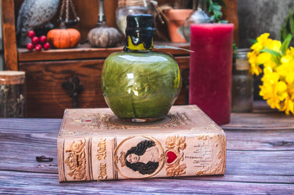 SELF STIRRING Poisoned apple - Storybook potion