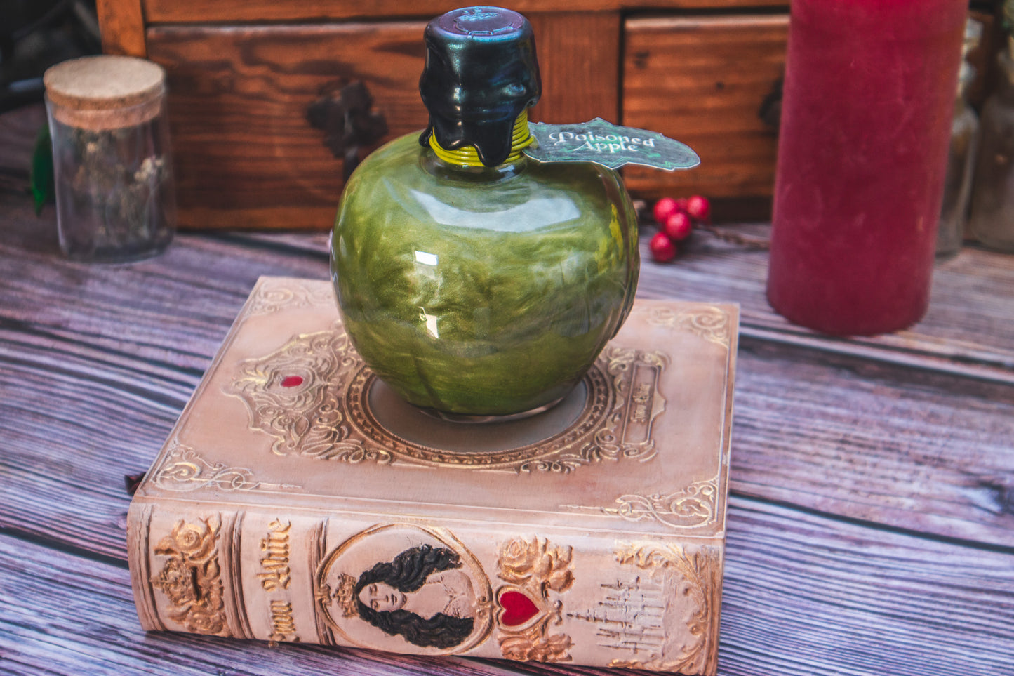 SELF STIRRING Poisoned apple - Storybook potion