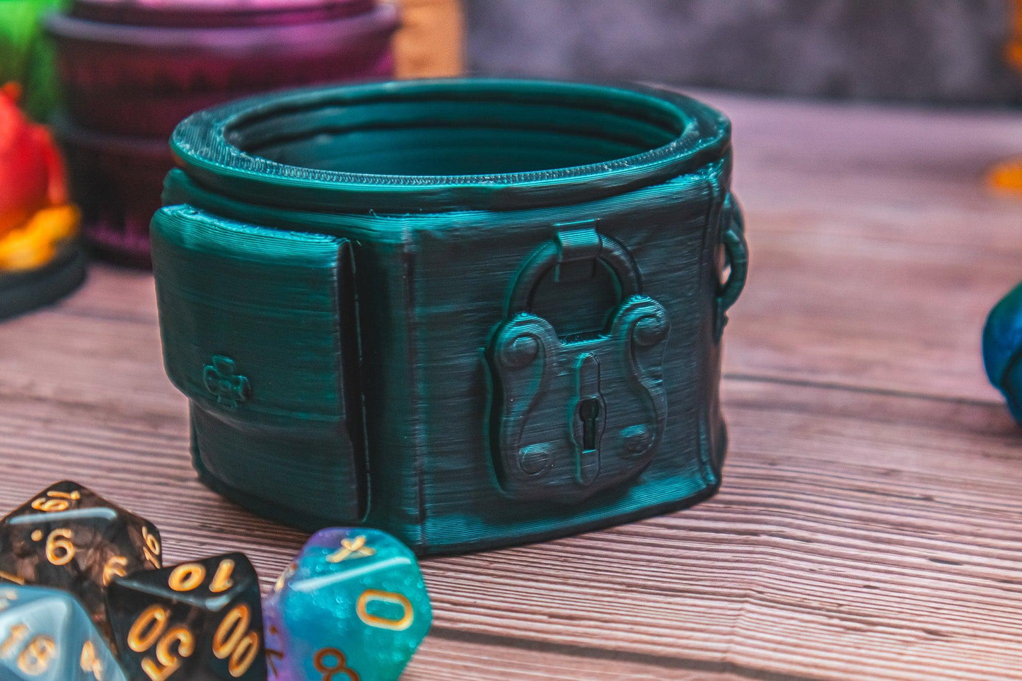 Rogue dice box