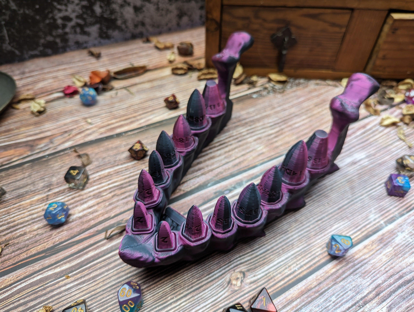 Dragon teeth dice set + holder - The Flaming Feather & Flaming Filament