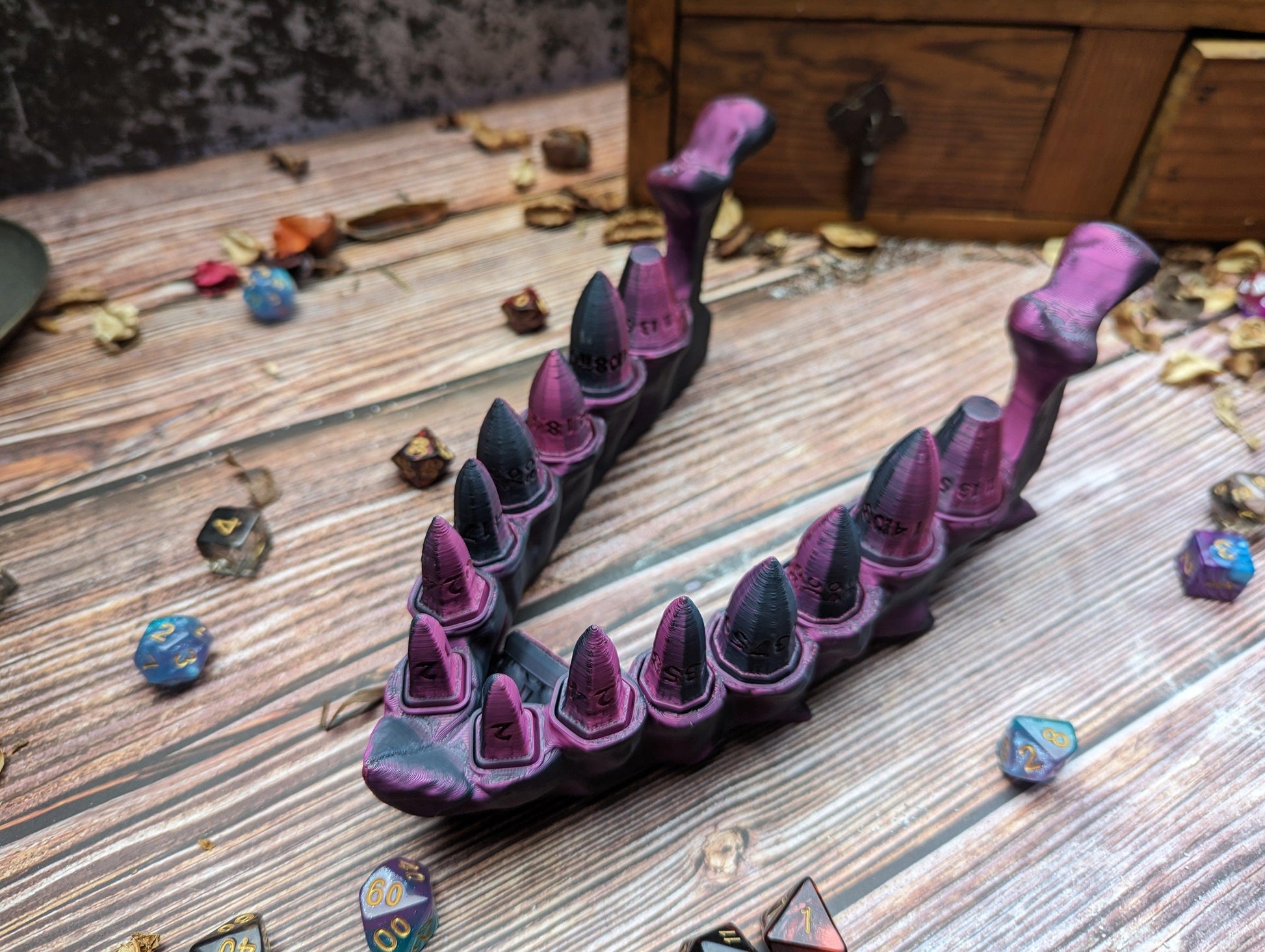 Dragon teeth dice set + holder - The Flaming Feather & Flaming Filament