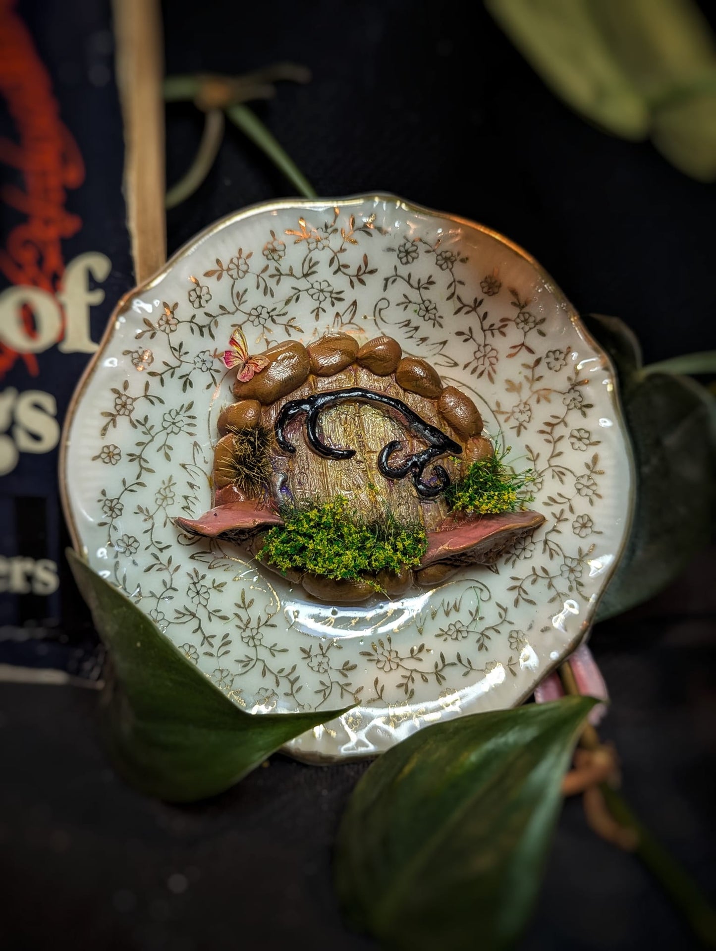 Hobbit door on plate