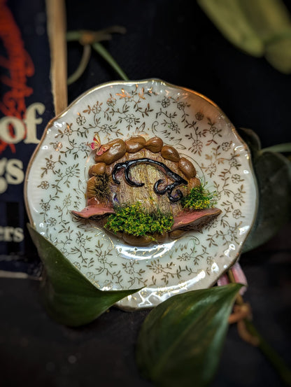 Hobbit door on plate