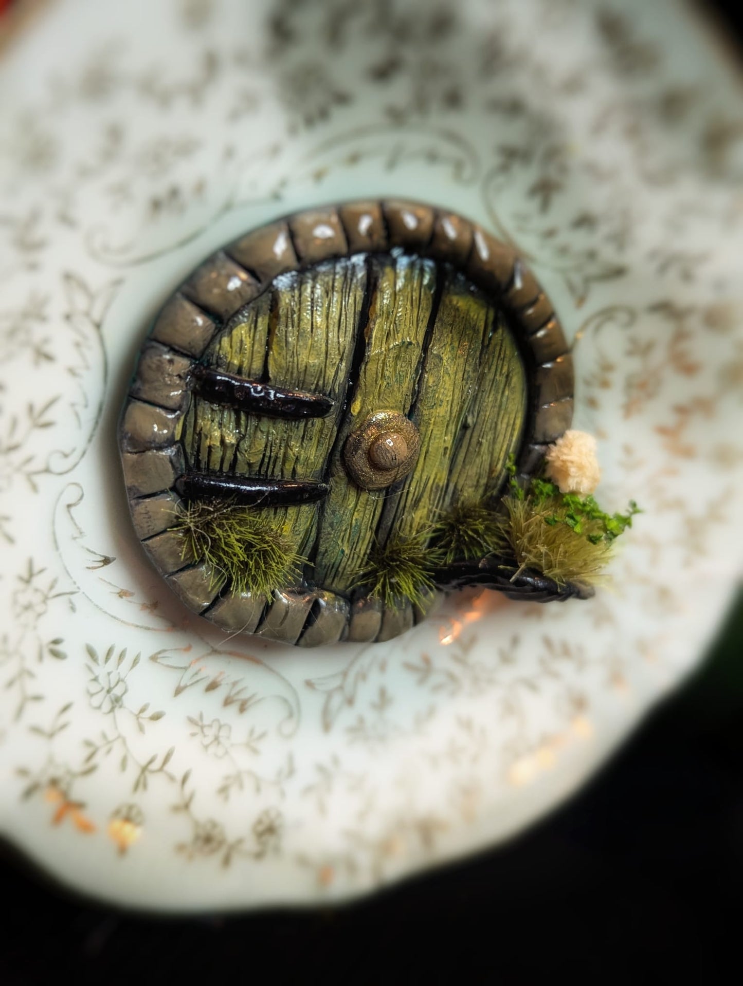 Hobbit door on plate
