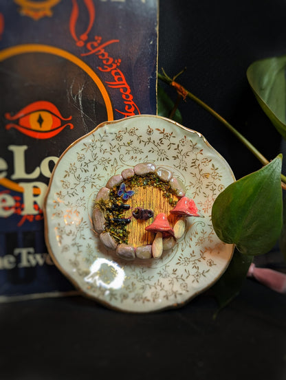 Hobbit door on plate