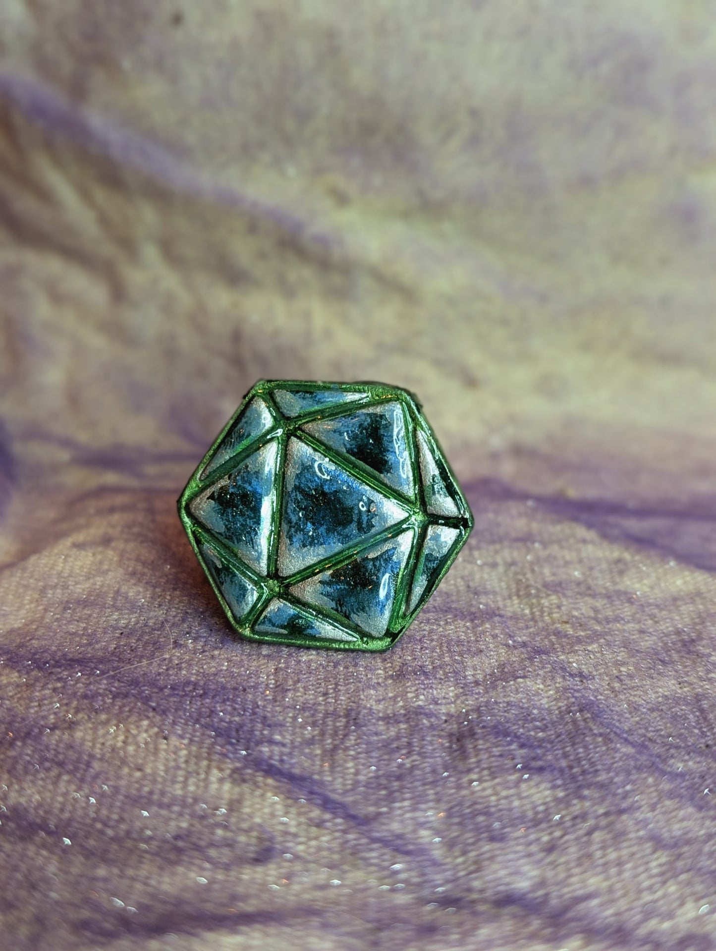 D20 pin