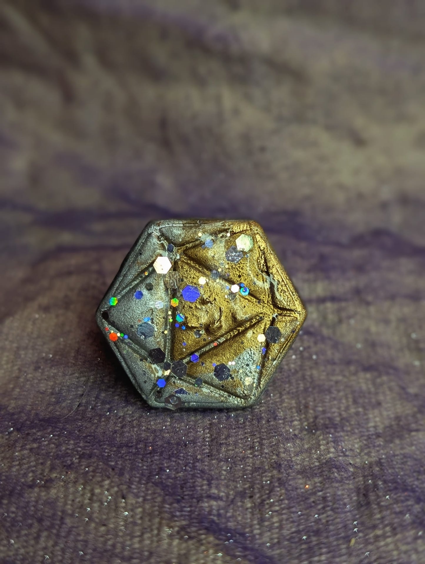 D20 pin